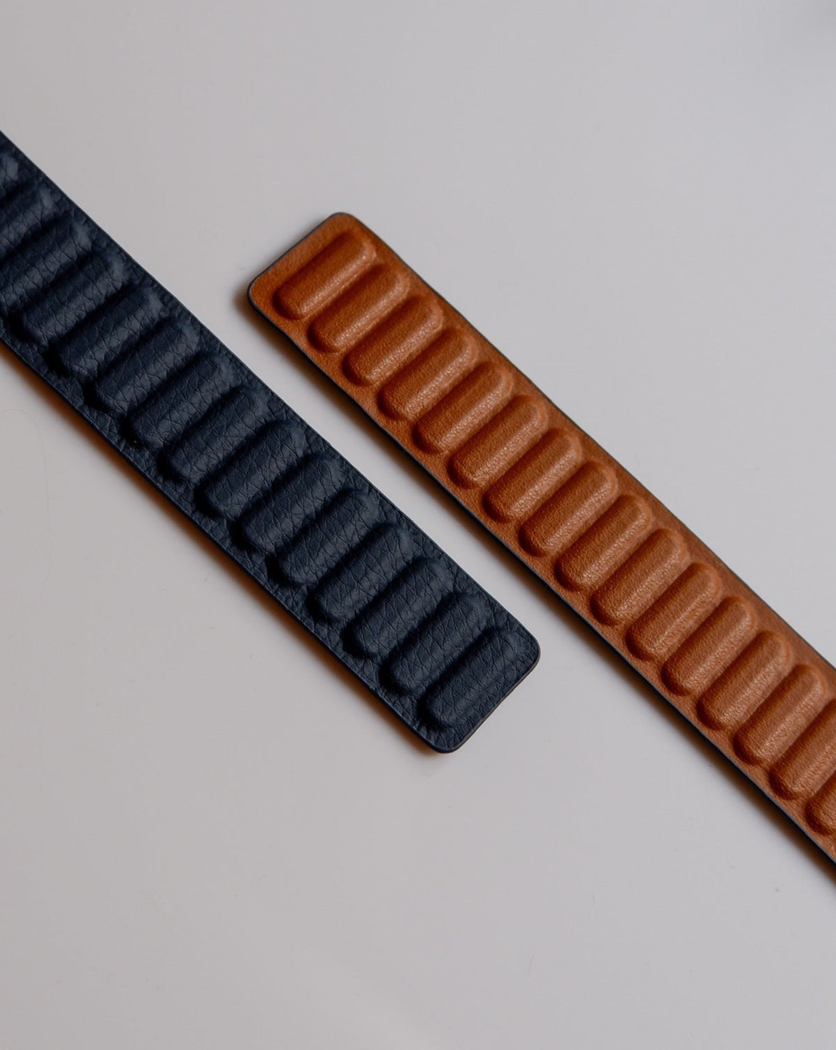 Magnetic Leather, Midnight Blue Leather Link | Lederarmband mit Endstück für Apple Watch (Blau)-Apple Watch Armbänder kaufen #farbe_midnight blue