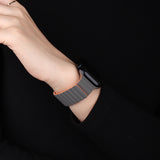 Magnetic Soft Loop Grey Orange | Armband für Apple Watch (Grau)